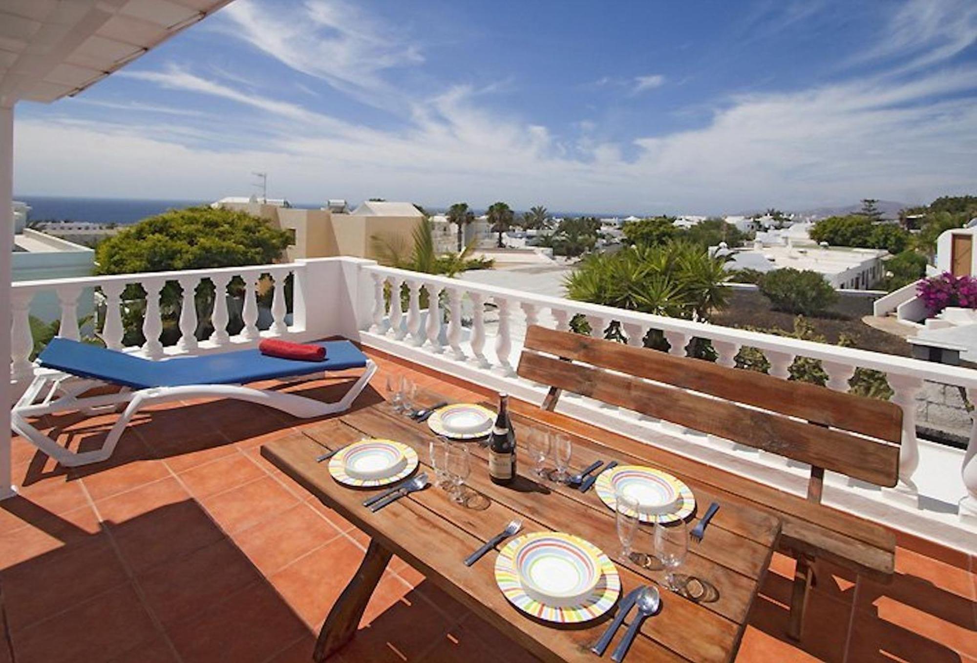 Lovely Los Mojones Villa Casa Jasmine Heated Pool Short Walk To Beach Puerto Del Carmen Puerto del Carmen  Exterior foto